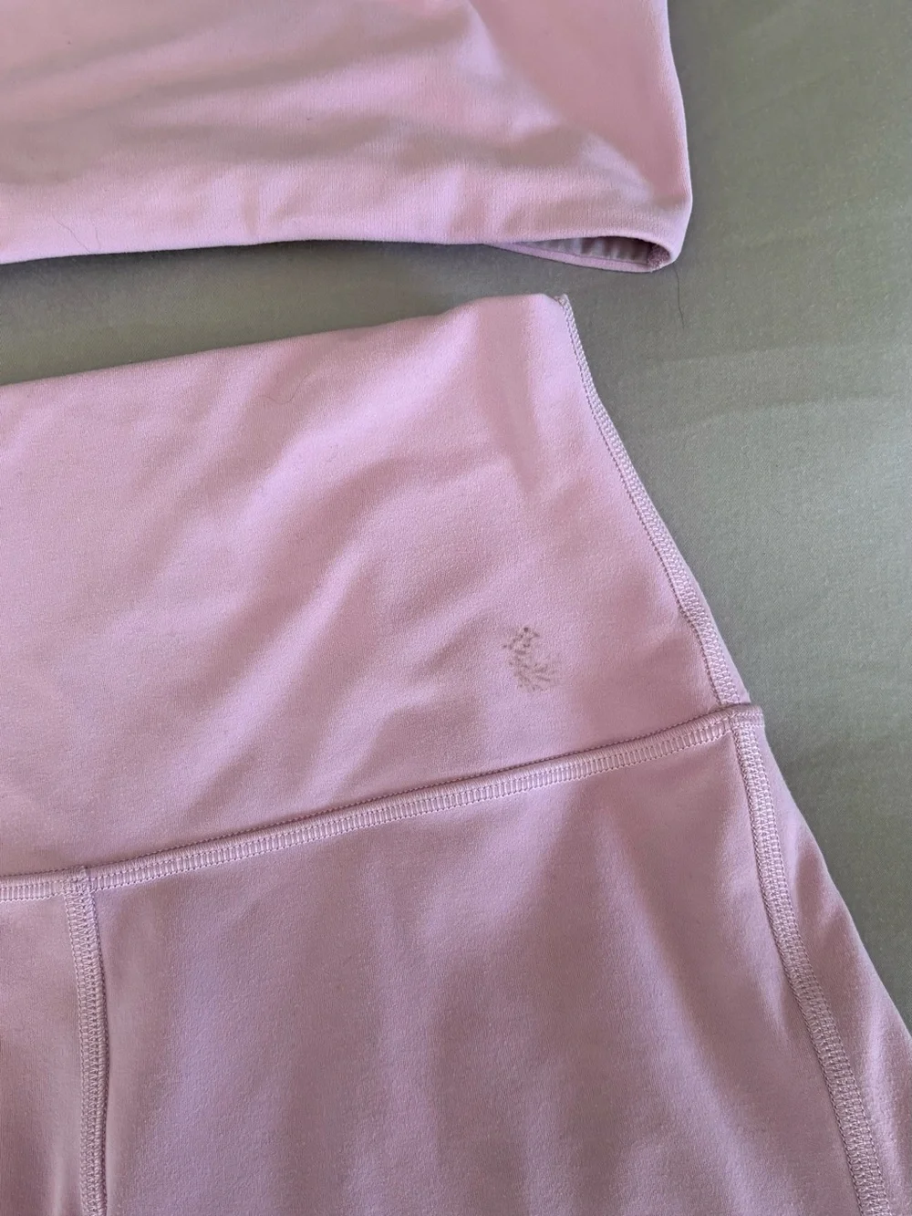 Lululemon workout set